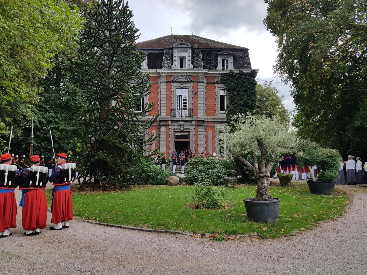 Chateau Lambert Moulinsart Hotel, Shuttle Airport, Long Term Parking, Snooker, Large Terrasse, Dinner, Breakfast Шарлеруа Екстер'єр фото