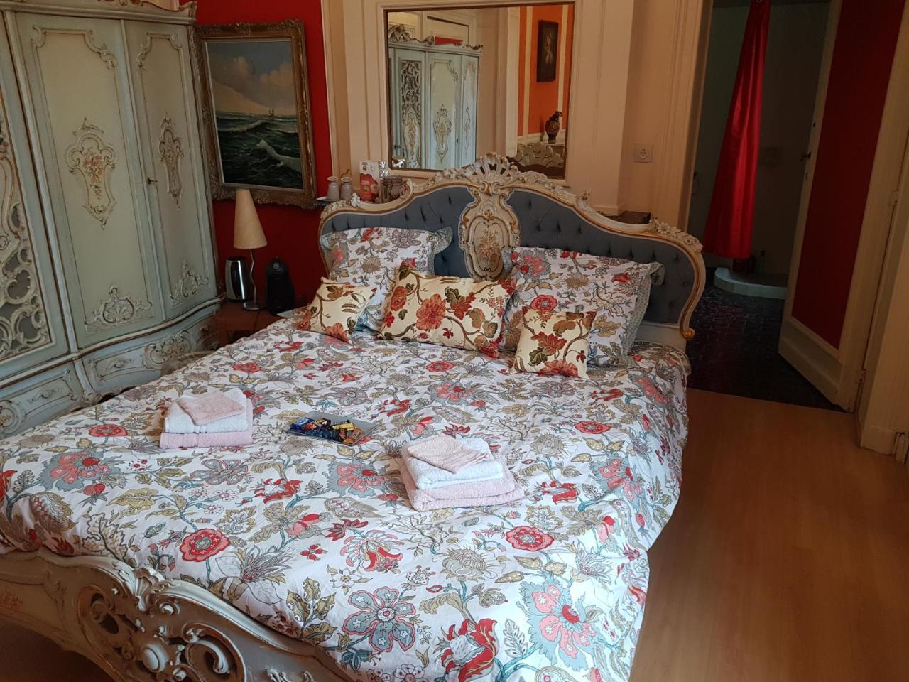 Chateau Lambert Moulinsart Hotel, Shuttle Airport, Long Term Parking, Snooker, Large Terrasse, Dinner, Breakfast Шарлеруа Екстер'єр фото